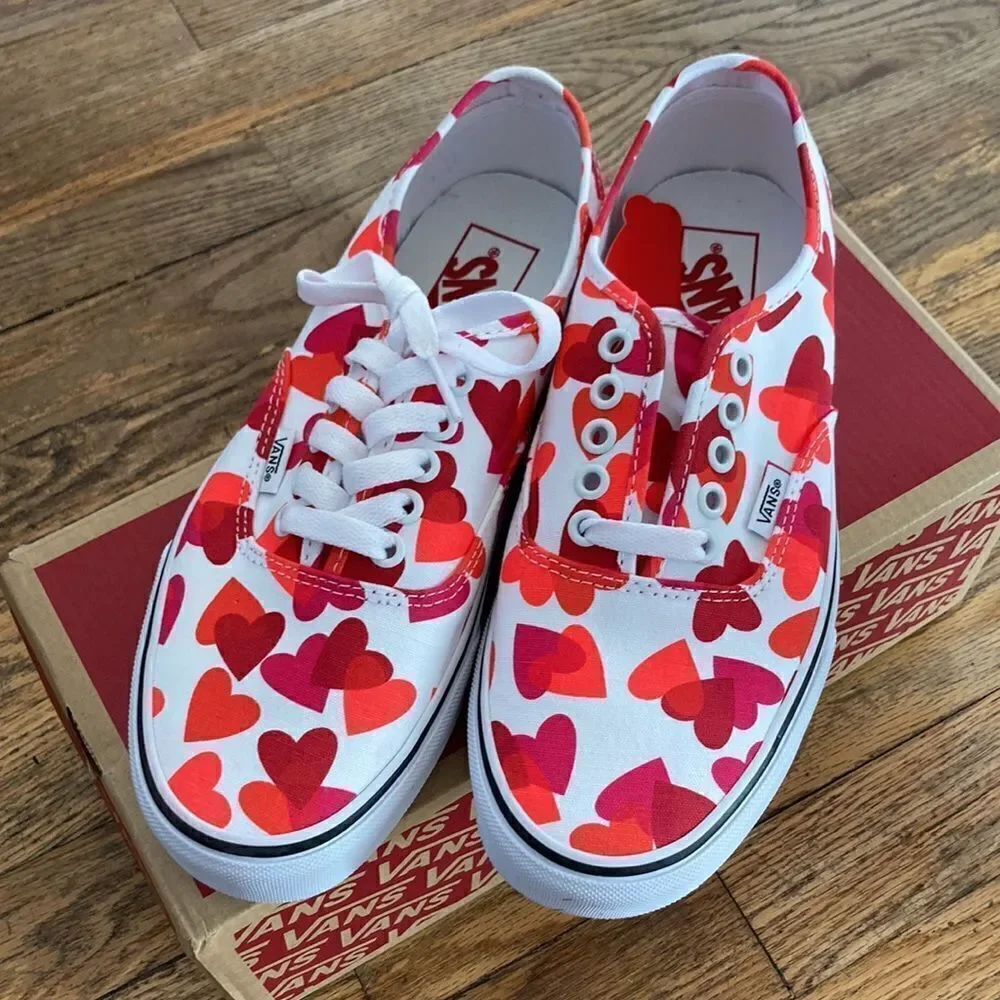 1 LEFT! Size 5.5-Vans Authentic Valentines ♥️